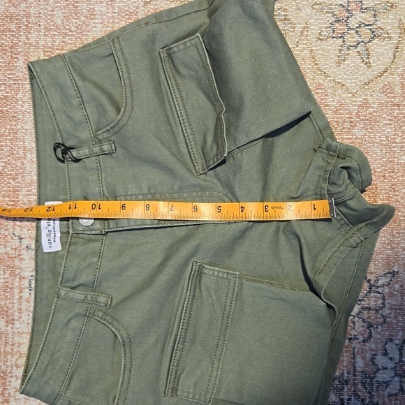 Vanilla Star Olive Green Zip Cargo Shorts 2.5" Inseam - Size 7 Junior - Picture 9 of 10